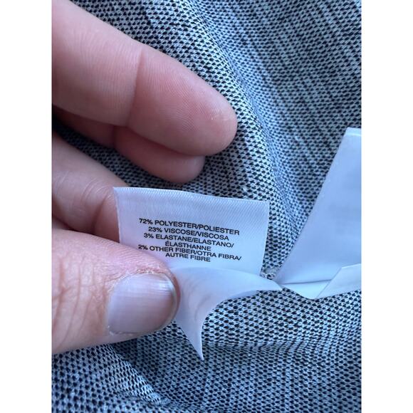 Beautiful Anne Klein Sweater - Picture 6 of 7